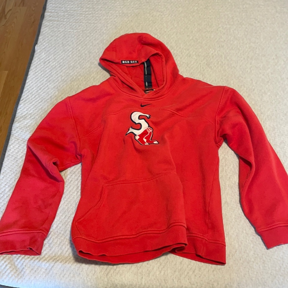 ⚾️ Red Sox Sweatshirt - Fits women’s S-M